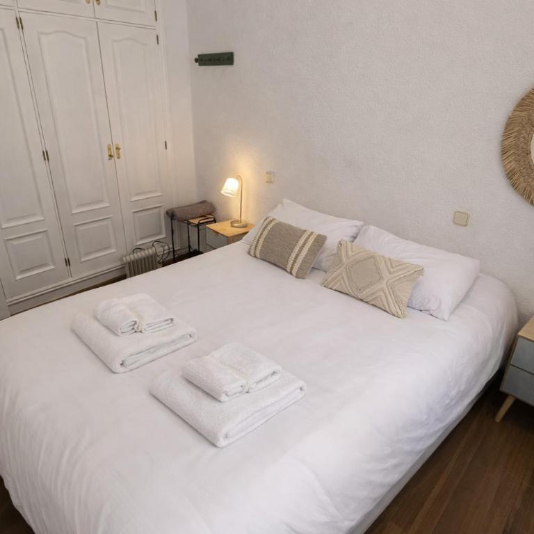 Toro Almudena Suites - One-Bedroom Apartment - 8