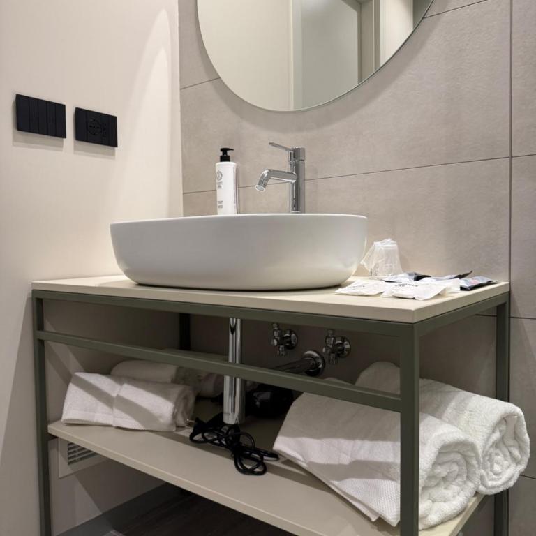 WakeApp Tech B&B - Double or Twin Room with Private Bathroom - 14
