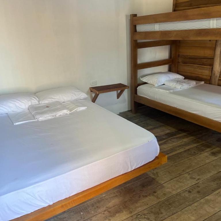 Hostal y Restaurante Akuaippa Tours - Habitación Doble - 1 o 2 camas - 2