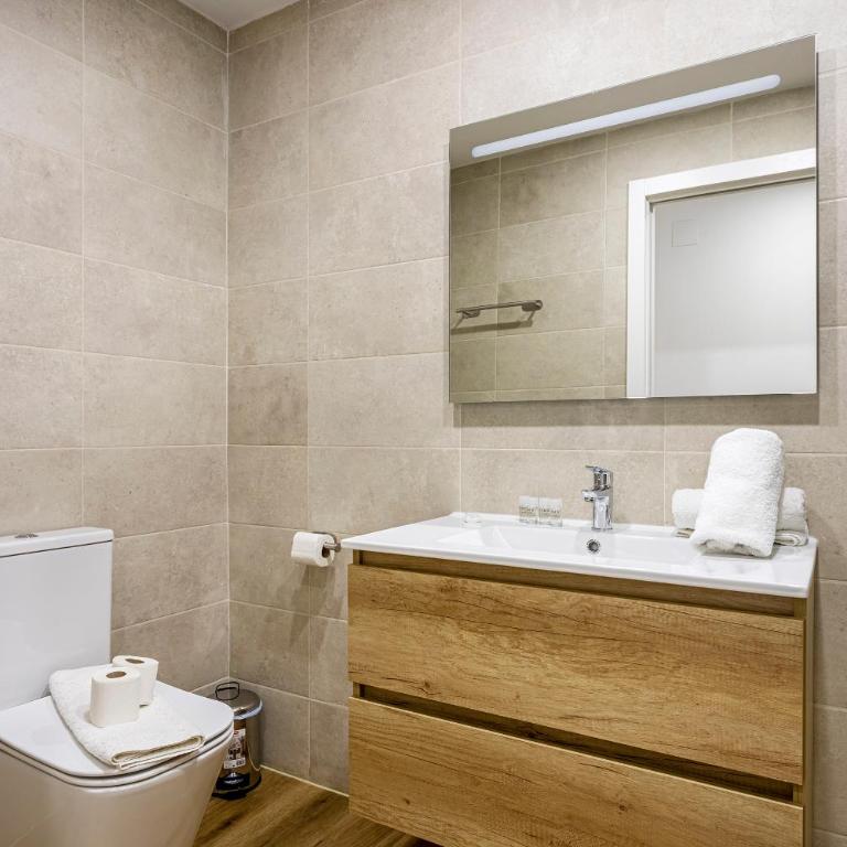 Urban Charm Flat - Extramurs - Two-Bedroom Standard Apartment - 1