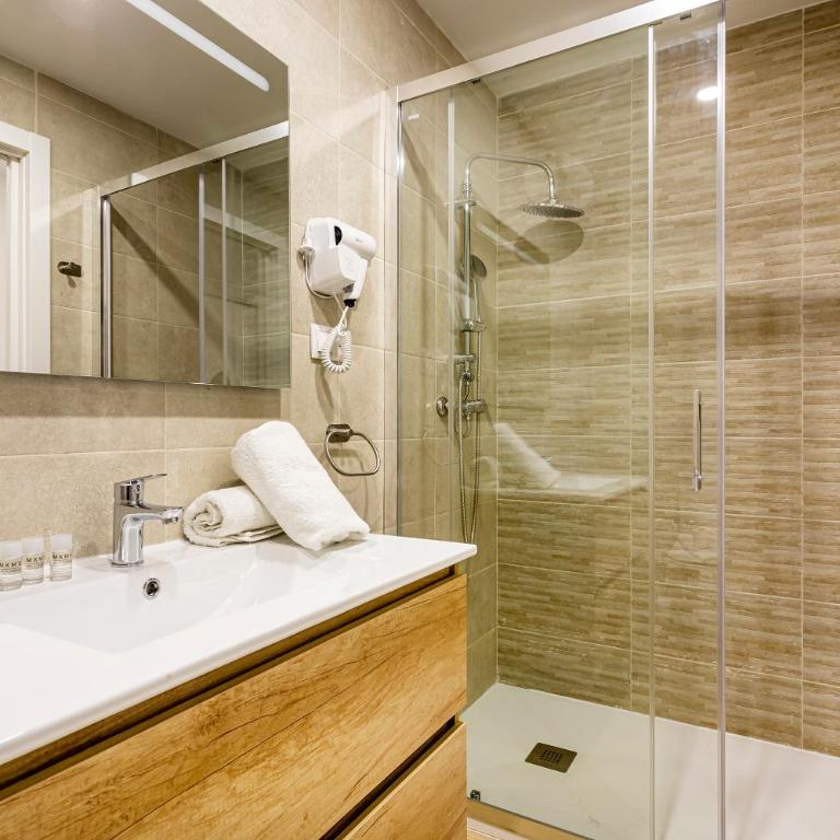 Urban Charm Flat - Extramurs - Two-Bedroom Standard Apartment - 7