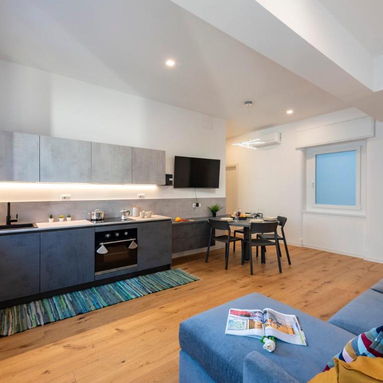 Central Apartment Piazza Dante Genova - Happy Rentals - Appartamento - 2