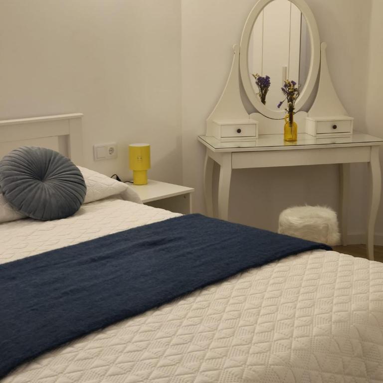 Piso Turístico Playa de Compostela - Two-Bedroom Townhouse - 4