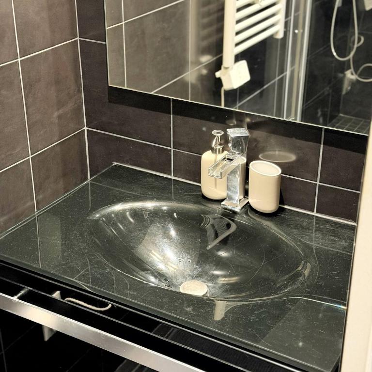 Charming studio in the heart of Rpublique - Appartamento - 24
