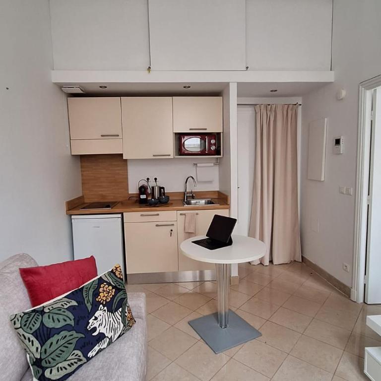 MOLIERE Appartement 1 chambre lumineux et central - Apartment mit 1 Schlafzimmer - 3