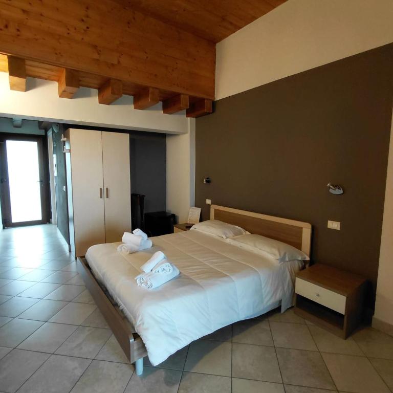 Agriturismo B&B Cascina Reciago - Camera Deluxe - 4
