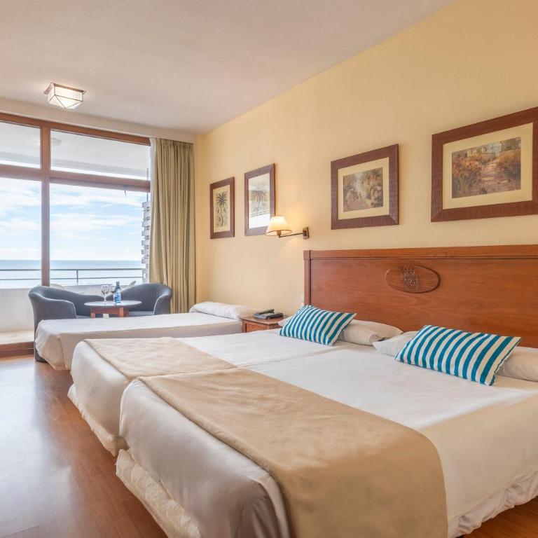 Leonardo Hotel Torremolinos Costa Del Sol - Habitación Triple Deluxe con vistas al mar - 3