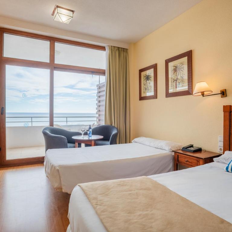 Leonardo Hotel Torremolinos Costa Del Sol - Habitación Triple Deluxe con vistas al mar - 2