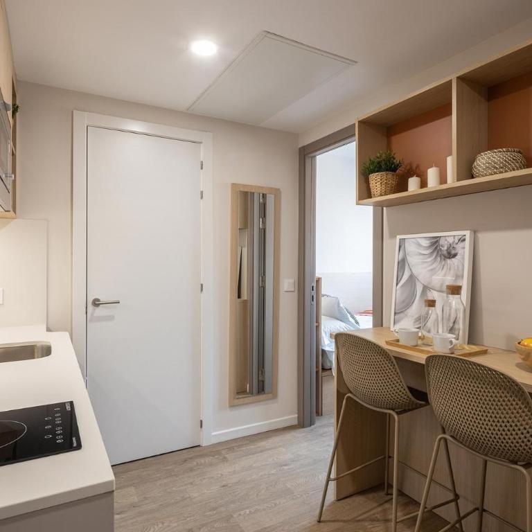 Amro Pamplona - Albergue Juvenil - Apartamento Estándar - 4