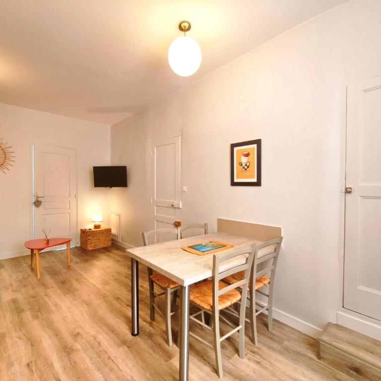 Mistral 2 Appartement 4 personnes Climatisé à deux pas du port - Appartement 1 Chambre - 10