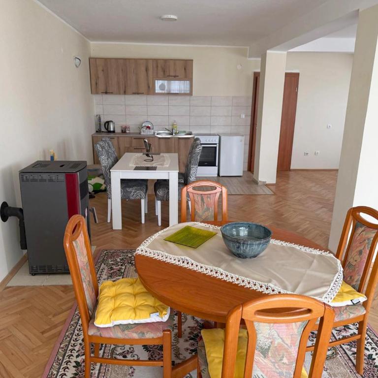 Guesthouse JAGO - Three-Bedroom Apartment - 2