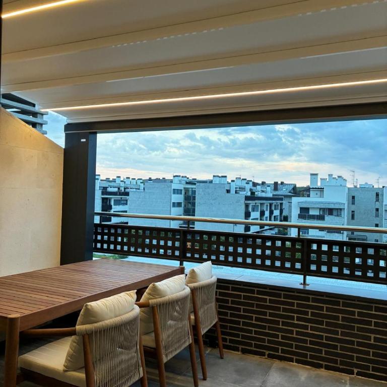 Ático nuevo con gran terraza y piscina en Llanes - Three-Bedroom Apartment - 2