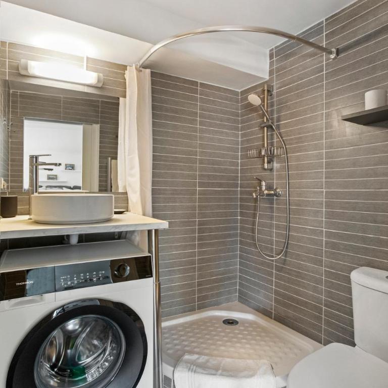 Appartement sur le port - Charme Tropézien - Maison Lérins - Apartamento de 1 dormitorio - 12