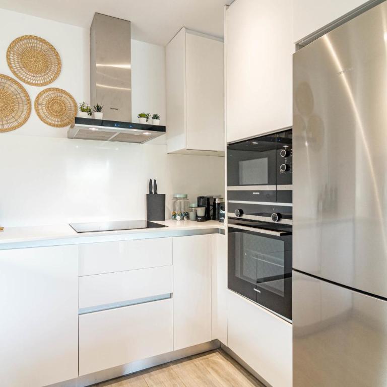 LM10BB- Modern Living with Large Sunny Terrace - Apartamento - 15