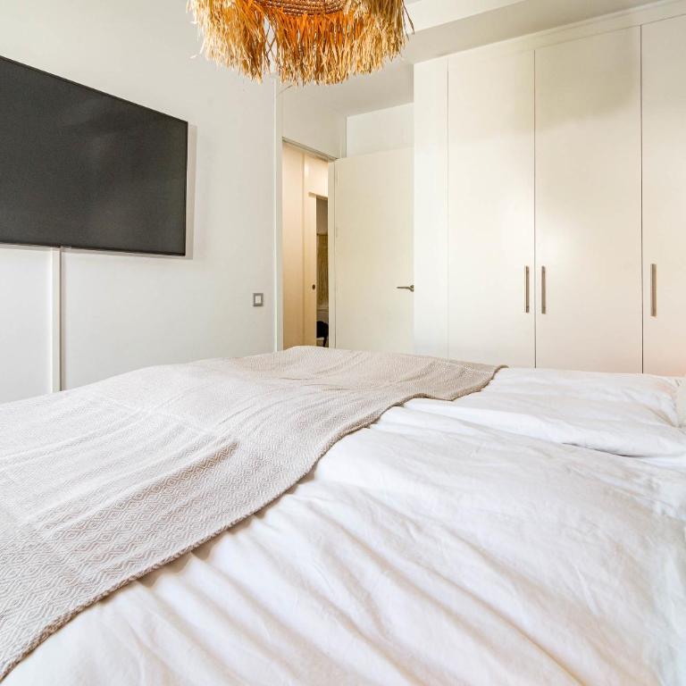 LM10BB- Modern Living with Large Sunny Terrace - Apartamento - 33