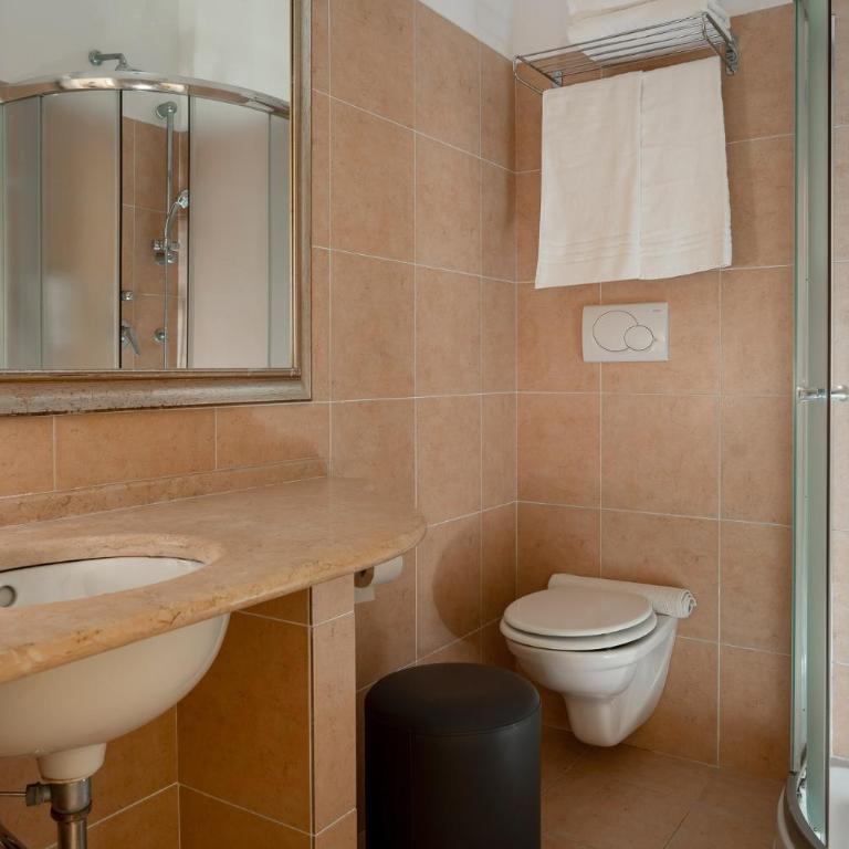Hotel Alexander - Double or Twin Room with Balcony - 1