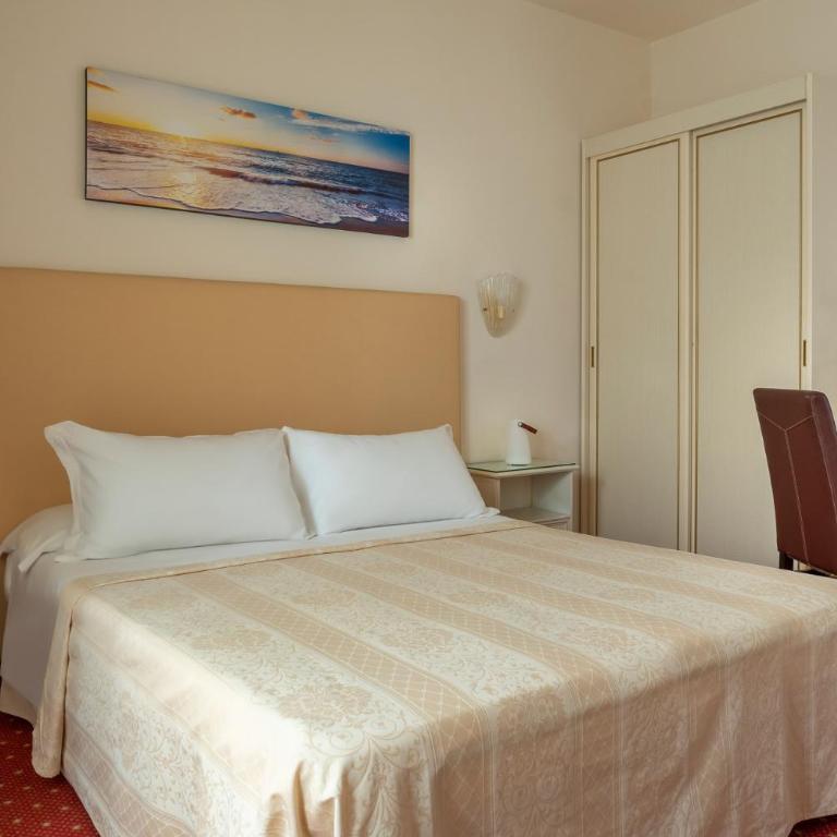 Hotel Alexander - Double or Twin Room with Balcony - 2