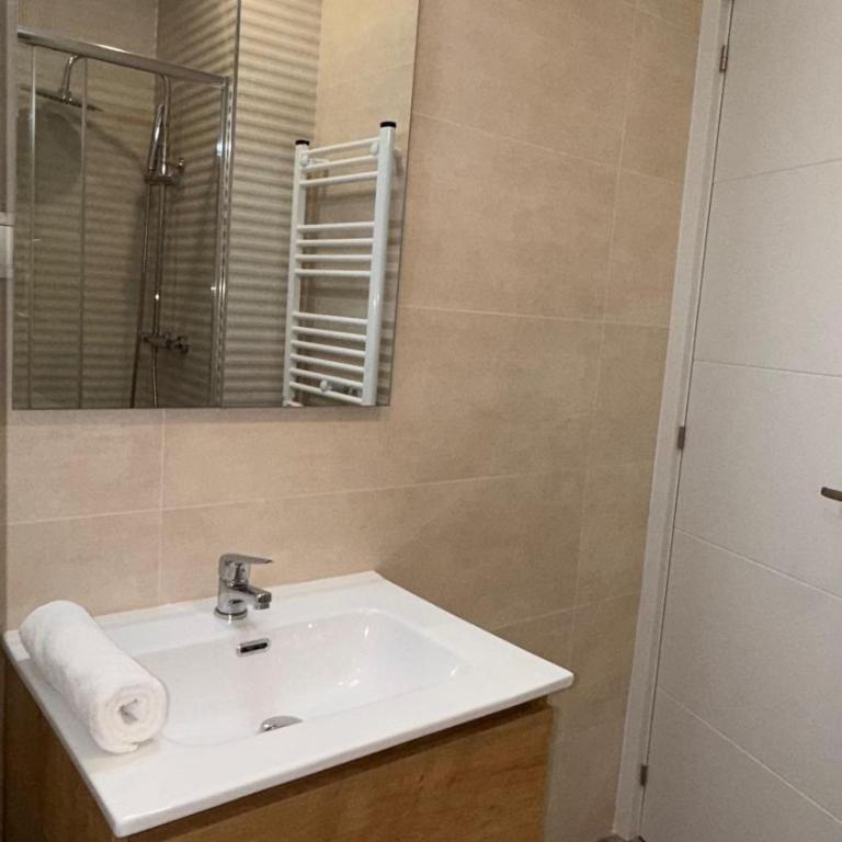 L - Clavelina - One-Bedroom Apartment - 10