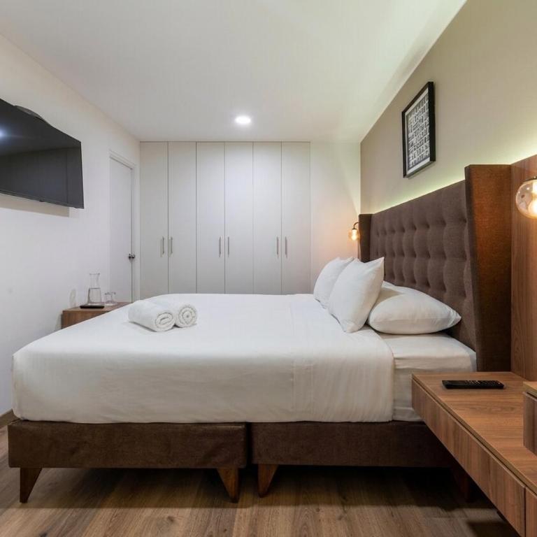 Miraflores Spacious 3BR Near Larcomar by Geko - Three-Bedroom Apartment with View - 17
