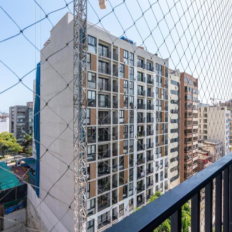 Miraflores Spacious 3BR Near Larcomar by Geko - Three-Bedroom Apartment with View - 9