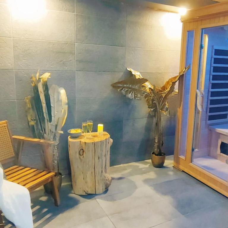 Cocon Romantique Sauna, Balnéo & Mer à 100m - One-Bedroom Apartment - 4