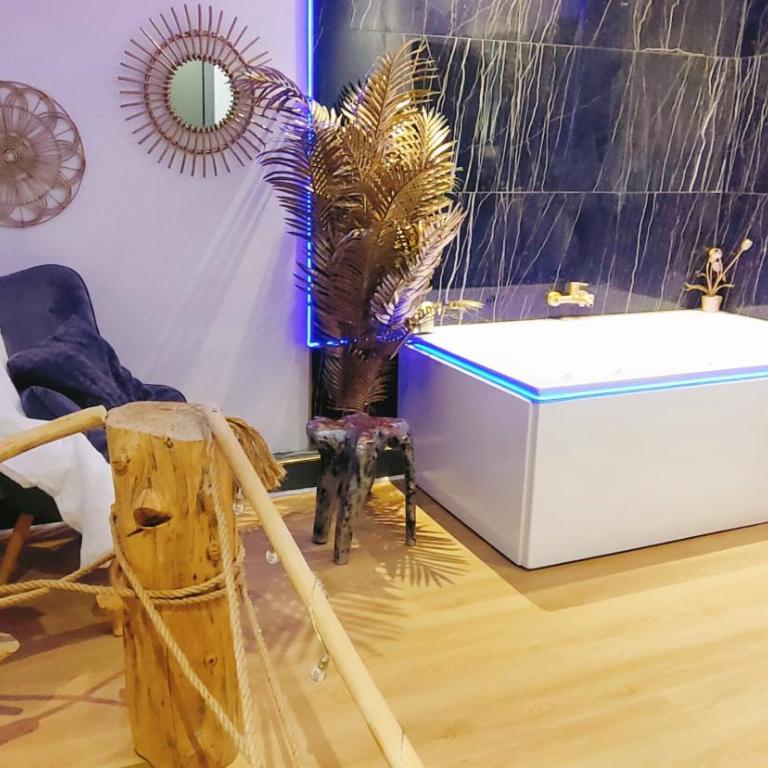 Cocon Romantique Sauna, Balnéo & Mer à 100m - One-Bedroom Apartment - 45