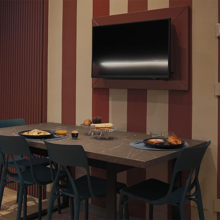 Lanza Luxury Home - One-Bedroom Apartment - 13