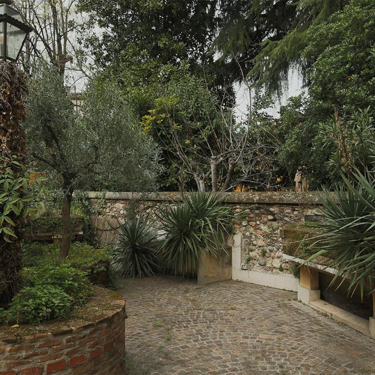 Lanza Luxury Home - One-Bedroom Apartment - 22