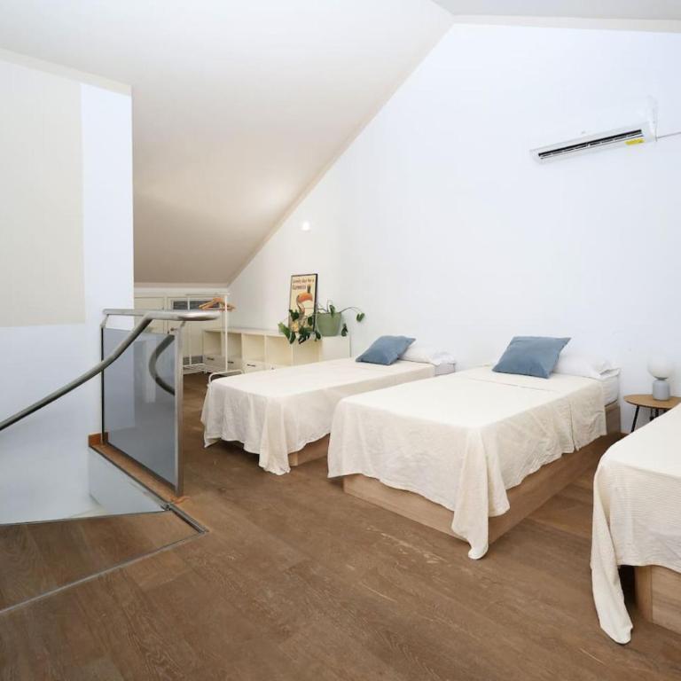 PepeFlats - VLC City House with garage, city ciencias - Three-Bedroom House - 3