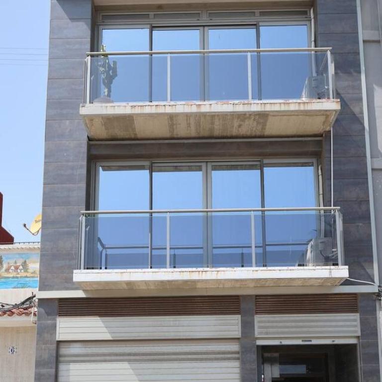 PepeFlats - VLC City House with garage, city ciencias - Three-Bedroom House - 4