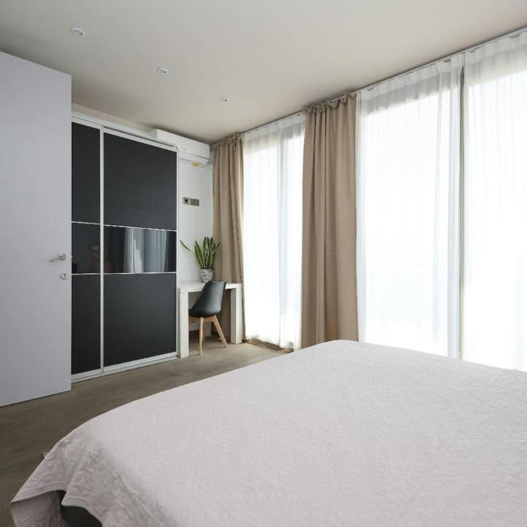 PepeFlats - VLC City House with garage, city ciencias - Three-Bedroom House - 5