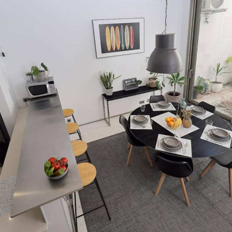 PepeFlats - VLC City House with garage, city ciencias - Three-Bedroom House - 33