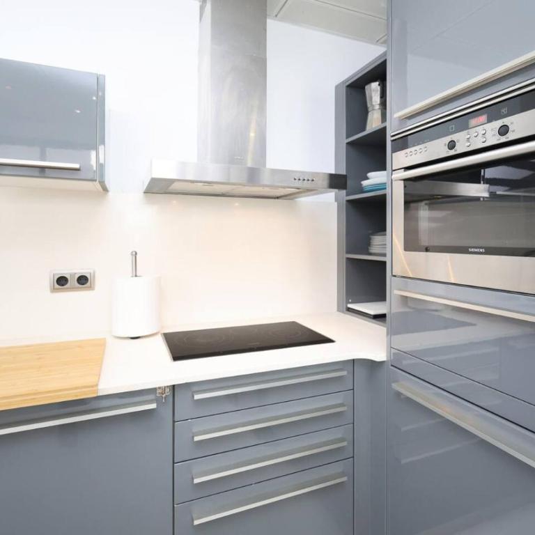 PepeFlats - VLC City House with garage, city ciencias - Three-Bedroom House - 34