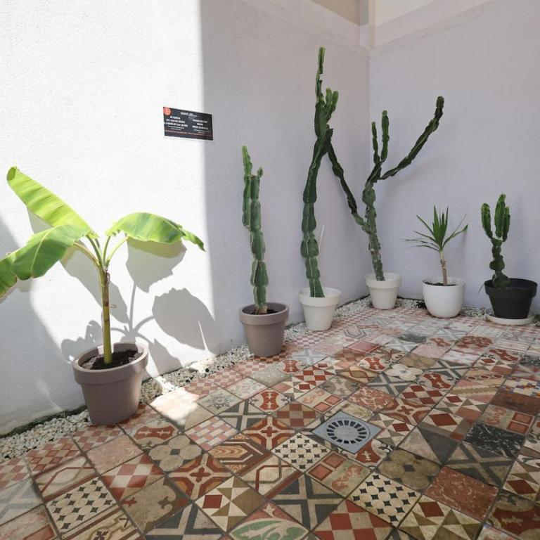 PepeFlats - VLC City House with garage, city ciencias - Three-Bedroom House - 38