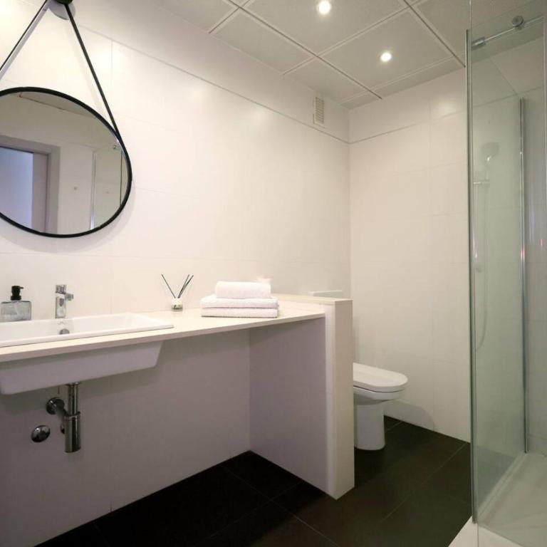 PepeFlats - VLC City House with garage, city ciencias - Three-Bedroom House - 51