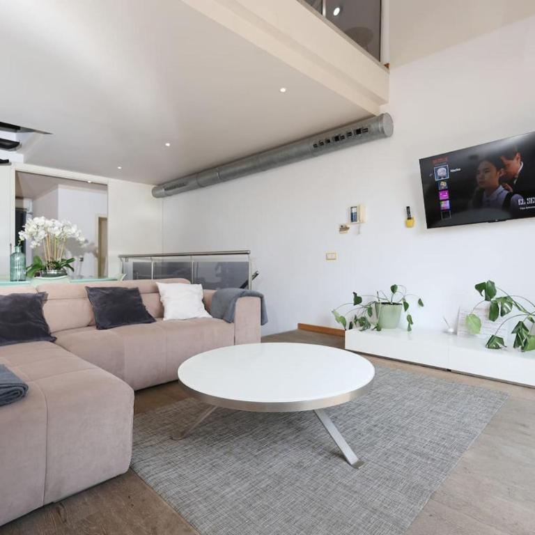 PepeFlats - VLC City House with garage, city ciencias - Three-Bedroom House - 59
