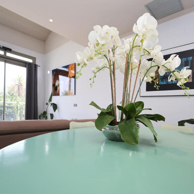 PepeFlats - VLC City House with garage, city ciencias - Three-Bedroom House - 65