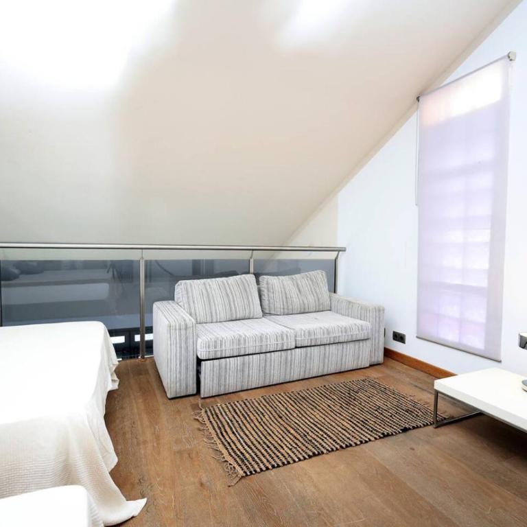 PepeFlats - VLC City House with garage, city ciencias - Three-Bedroom House - 74