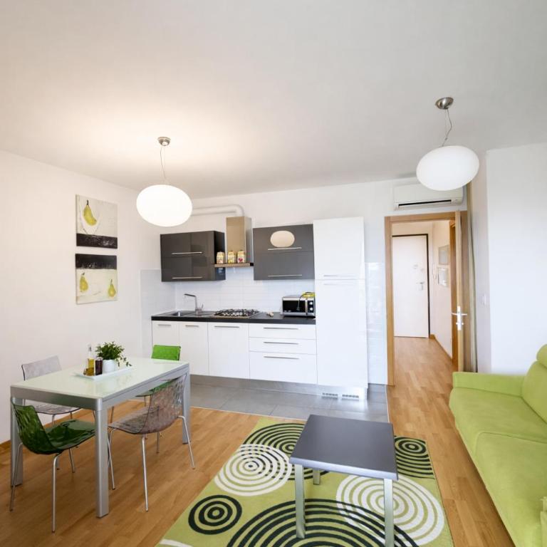 Villaggio Parco Laguna - Appartamento con Piscina e Posto Barca - Appartamento con 1 Camera da Letto e Vista Piscina - 2