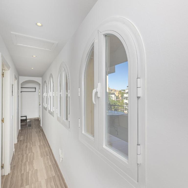 Amazing 4Br Apart. Parking, Pool, Close to the Sea - Apartment - 44