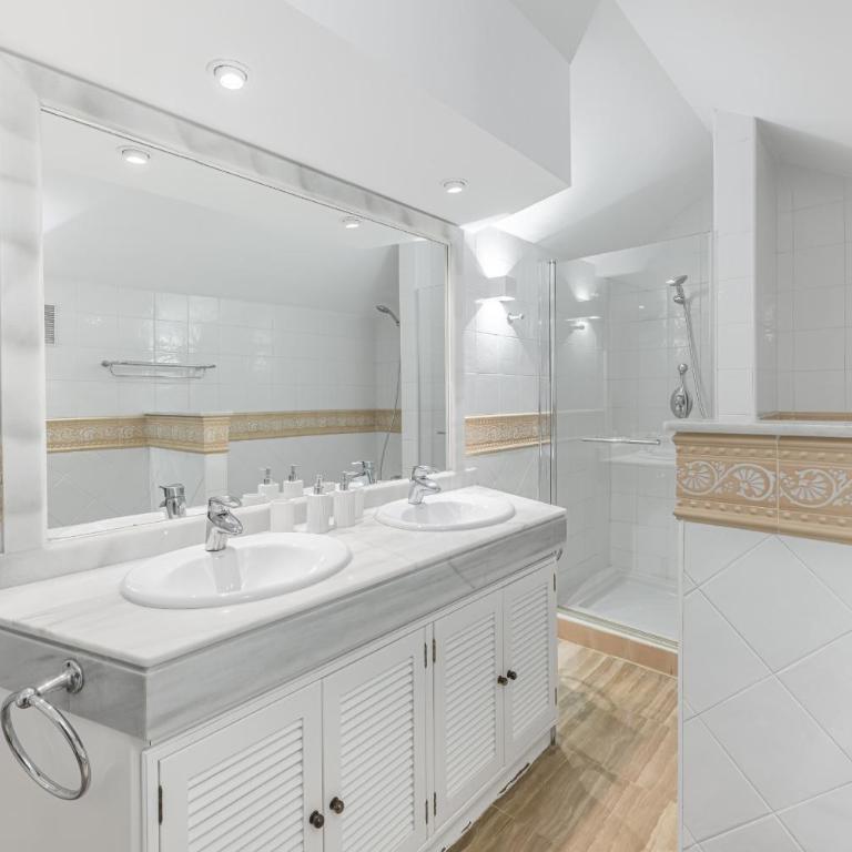 Amazing 4Br Apart. Parking, Pool, Close to the Sea - Apartment - 46