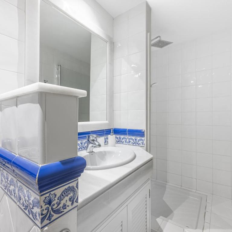 Amazing 4Br Apart. Parking, Pool, Close to the Sea - Apartment - 47
