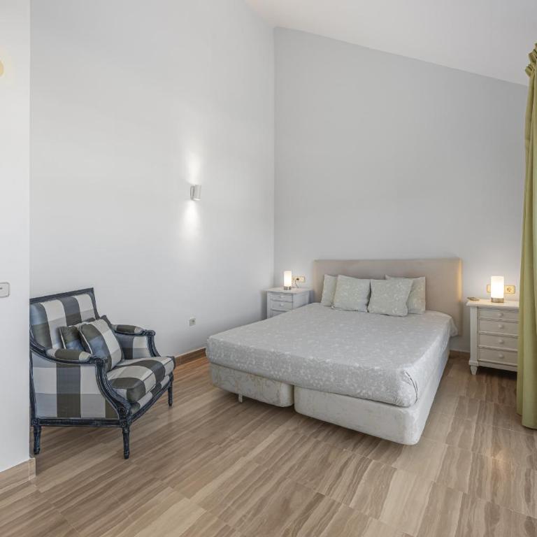 Amazing 4Br Apart. Parking, Pool, Close to the Sea - Apartment - 10