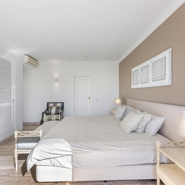 Amazing 4Br Apart. Parking, Pool, Close to the Sea - Apartment - 14