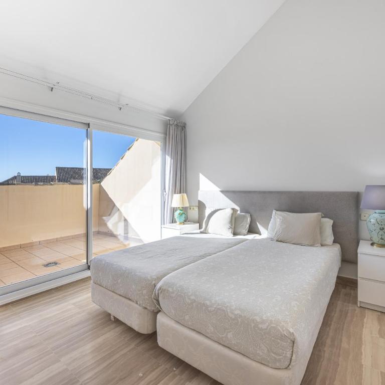 Amazing 4Br Apart. Parking, Pool, Close to the Sea - Apartment - 18