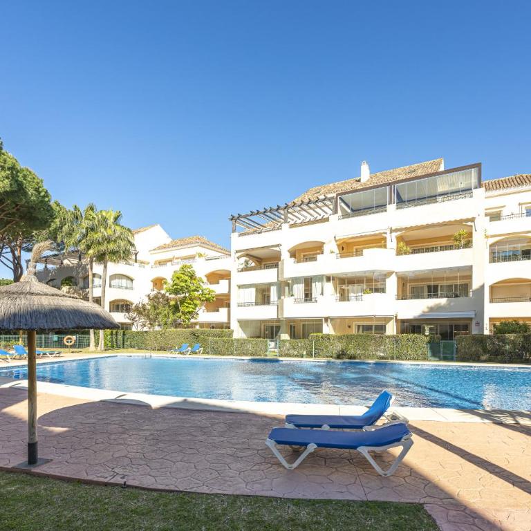 Amazing 4Br Apart. Parking, Pool, Close to the Sea - Apartment - 67