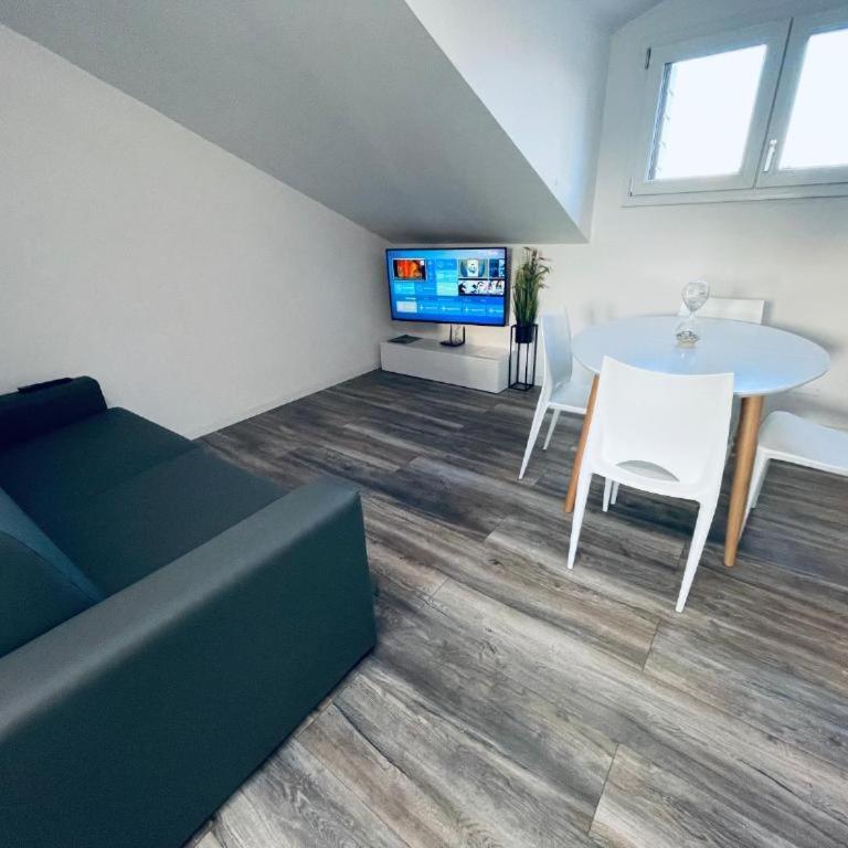 HOLA Mansarda Torre Blanca - Appartamento con 1 Camera da Letto - 3