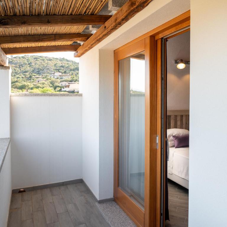 Coro e Bentu Rooms & View - Camera Matrimoniale Deluxe con Balcone e Vista Mare - 3