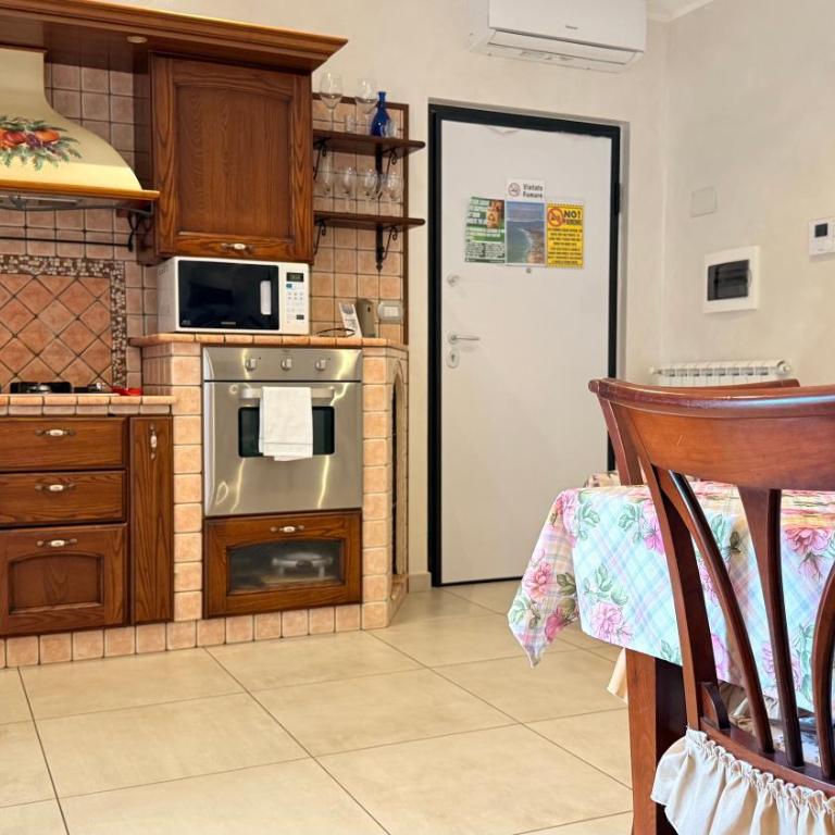 Home with parking near the Airport and beach - Appartamento con 2 Camere da Letto e Balcone - 5