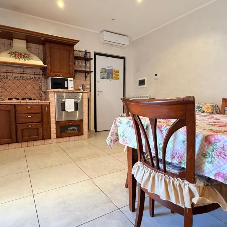 Home with parking near the Airport and beach - Appartamento con 2 Camere da Letto e Balcone - 4